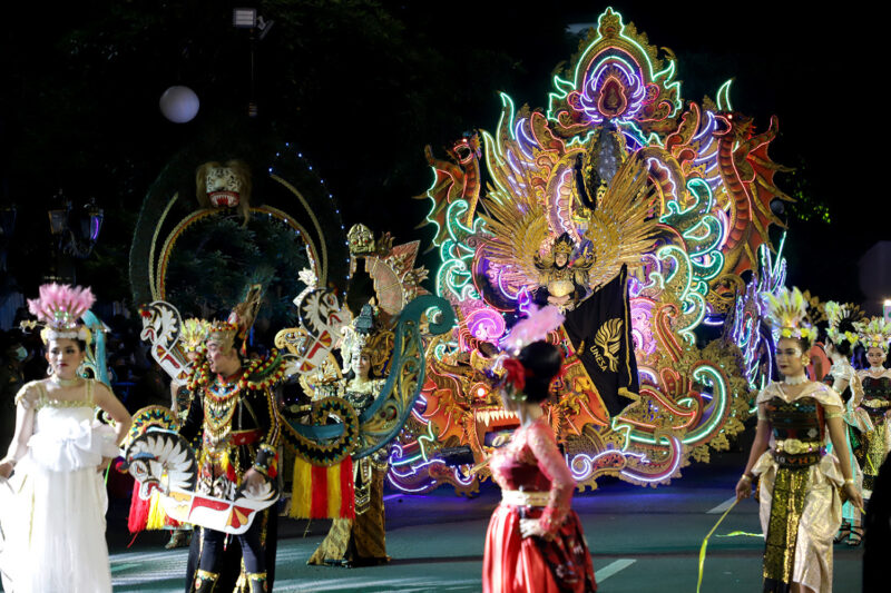 Dokumentasi Light Parade di Kota Surabaya
