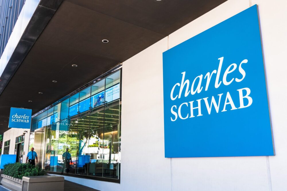 Charles Schwab Resmi Buka Trading Kripto