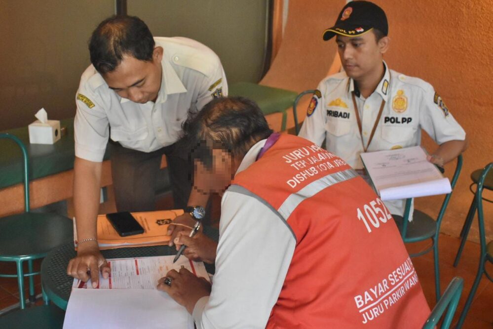 Sistem Parkir Digital Surabaya Sasar 38 Titik
