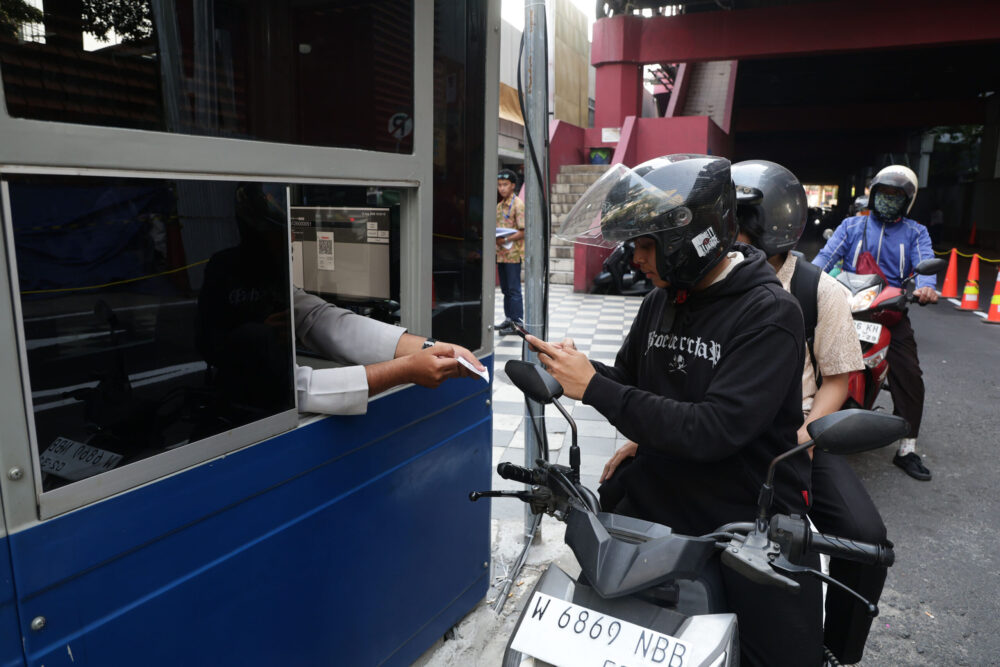 Parkir Tunjungan Romansa Kini Pakai Gate, Ini Harganya
