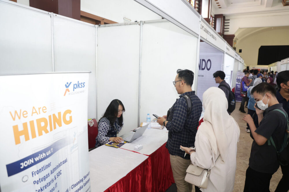 Mini Job Fair Surabaya Buka 2150 Lowongan Kerja